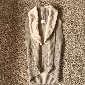 Just Found tan sweater vest with fur
